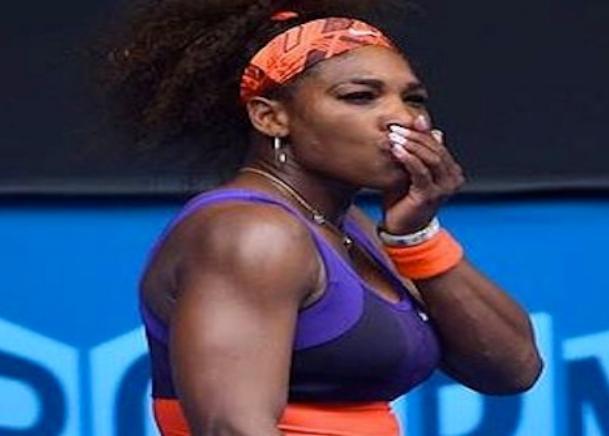 Serena Williams şi-a dat cu racheta în gură la Australian Open (VIDEO)