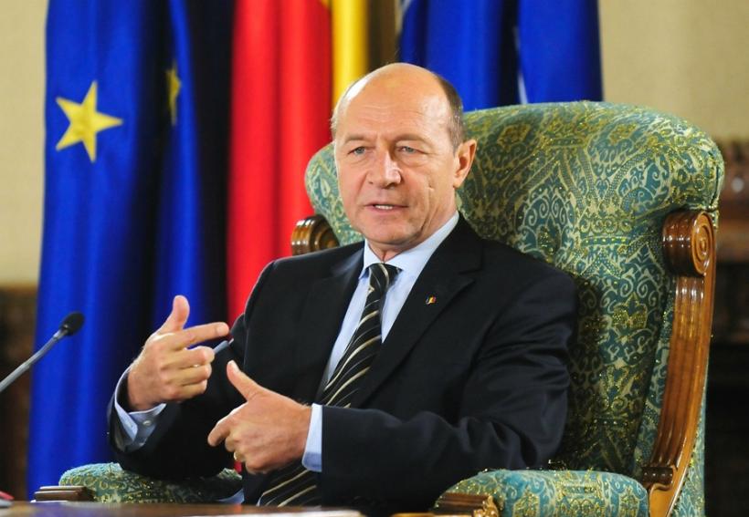 Traian Băsescu: &quot;Sunt dispus să îmi depun mandatul simultan cu cei 588 de parlamentari&quot;