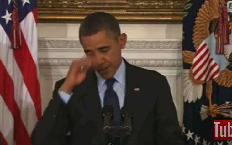 Barack Obama, &quot;atacat&quot; din nou de o muscă. Cum a reacţionat cel mai puternic om din lume (VIDEO)
