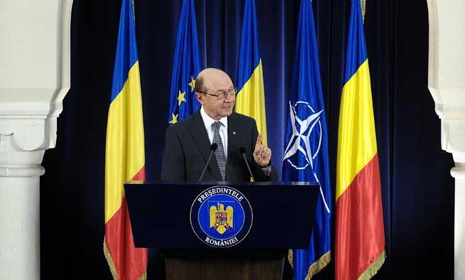 Justiţia lui Băsescu, la apogeu! Sub masca luptei pentru independenţa Justiţiei, preşedintele vrea să-şi ţină regimul în funcţiune