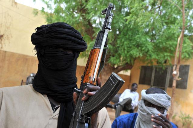 14 deţinute într-o celulă de doi metri pătraţi! Viaţa în Mali, sub ocupaţia rebelilor islamişti