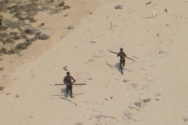 Un trib pre-neolitic a ucis doi pescari care s-au aventurat prea aproape de insula lor