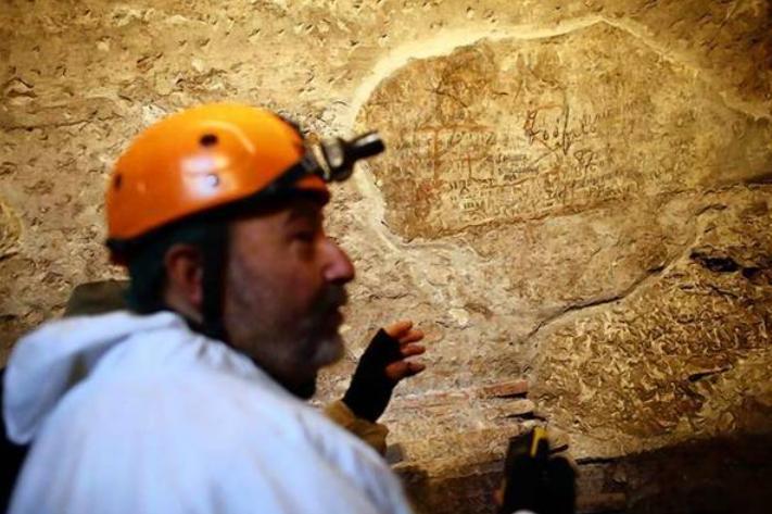 Descoperire INCREDIBILĂ după o &quot;curăţenie&quot; la COLOSSEUM. Ce au găsit arheologii sub celebra construcţie romană (VIDEO)