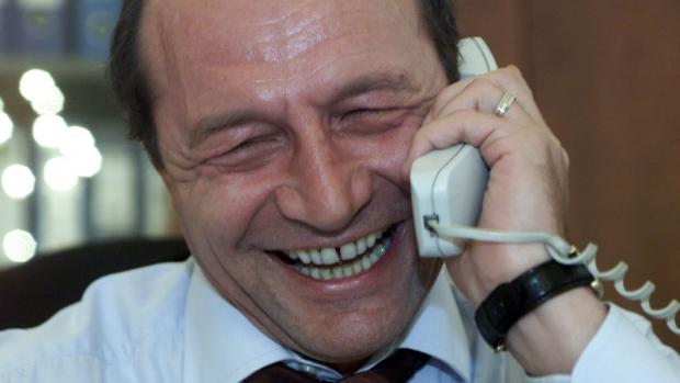 Întâiul telefon al ţării. Aveţi numărul lui Băsescu? Crin: &quot;Nu.&quot; Zgonea: &quot;Uite!&quot; Ce spun miniştrii
