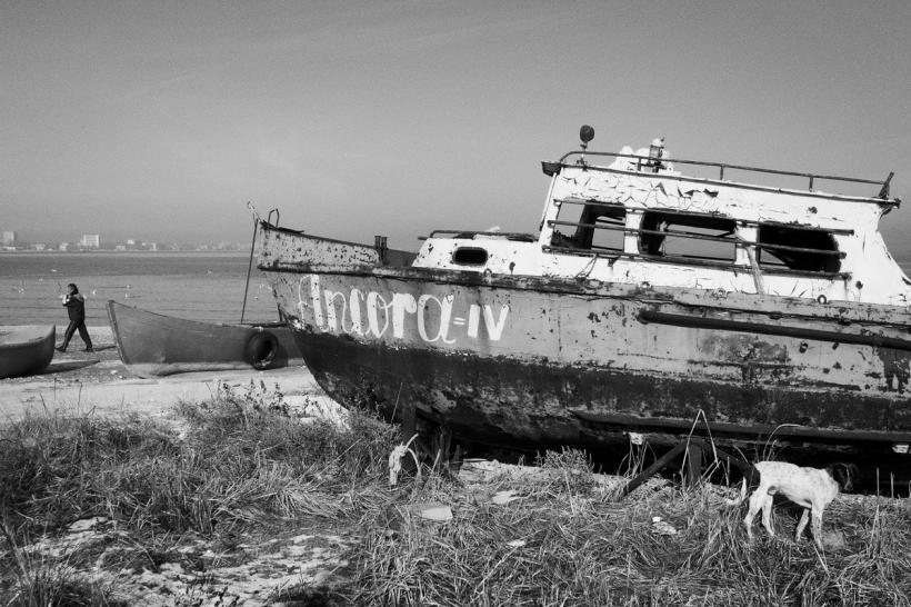 FOTOGRAFIE DE JURNAL. Litoralul Mării Negre pe timp de iarnă 18443991