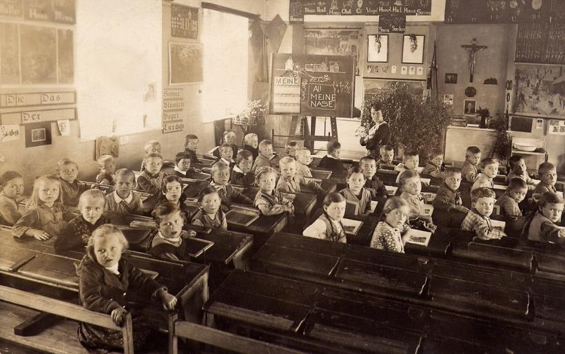 Scurtă istorie în imagini a vieţii Papei Benedict al XVI-lea 18444310