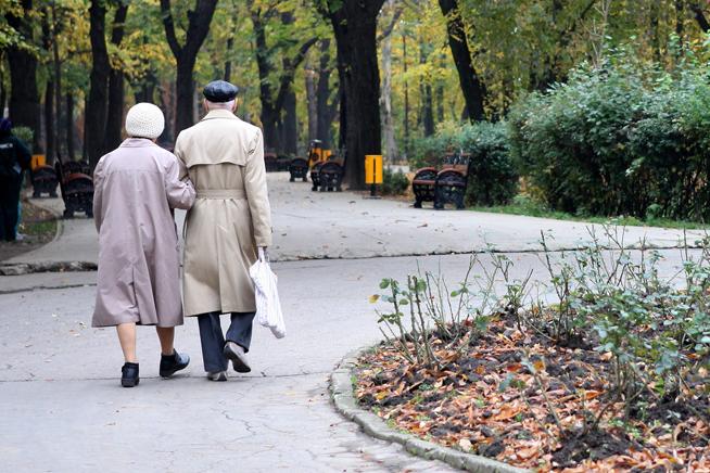 Legea pensiilor, promulgată de Băsescu. Pensiile cresc cu 4%, valoarea punctului de pensie a ajuns la 762,1 lei