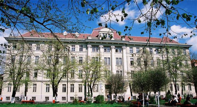 Un nou scandal la Universitatea de Medicină din Timișoara. Oamenii fostului rector cer bani și foloase necuvenite