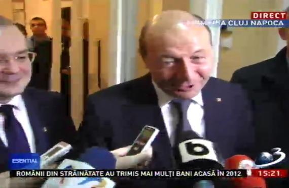 Băsescu îl atacă pe Ponta: Mă rog ca premierul să cheltuiască banii pe care i-am adus. Dacă reuşeşte, face şi el o treabă bună