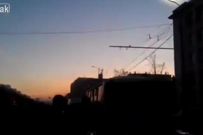 Dezintegrarea meteoritului deasupra regiunii Celeabinsk, estul Rusiei, ar putea provoca o gaură în stratul de ozon (VIDEO)