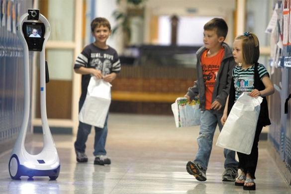 Povestea copilului care merge la scoala cu ajutorul unui robot