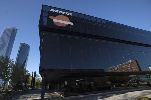 Grupul petrolier Repsol intră în România într-un parteneriat cu Petrom