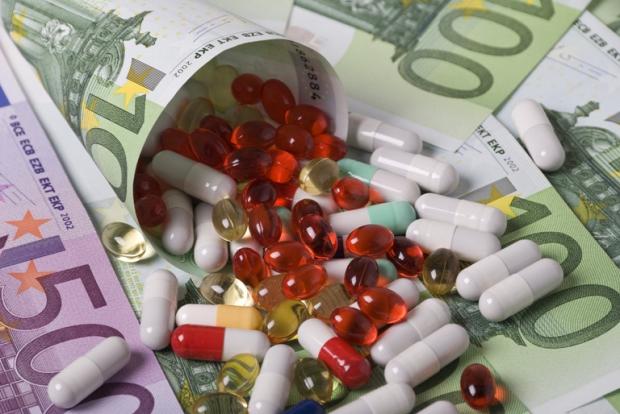Din luna martie, statul, obligat să plătească un miliard de euro producătorilor de medicamente