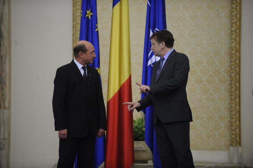 SCRISOARE. Băsescu le-a cerut lui Ponta şi Antonescu să-şi depăşească atribuţiile. Antonescu: &quot;Ne-a spus să punem mai repede procurorii&quot;