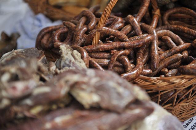 Austria a suspendat exporturile de carne spre Rusia, după descoperirea unor cârnaţi din carne de cal