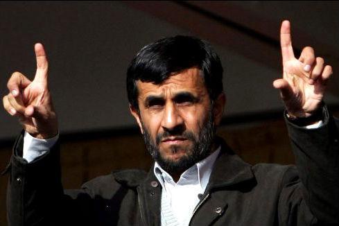 Mahmoud Ahmadinejad: &quot;Hugo Chavez se va întoarce alături de Iisus&quot;