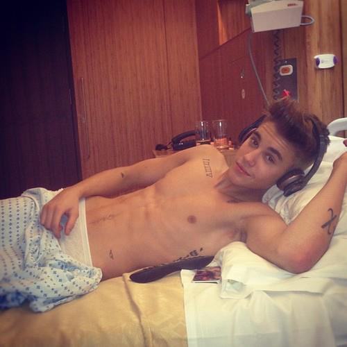 Justin Bieber, transportat de urgenţă la spital. Ce spun medicii despre starea de sănătate a tânărului cântăreţ