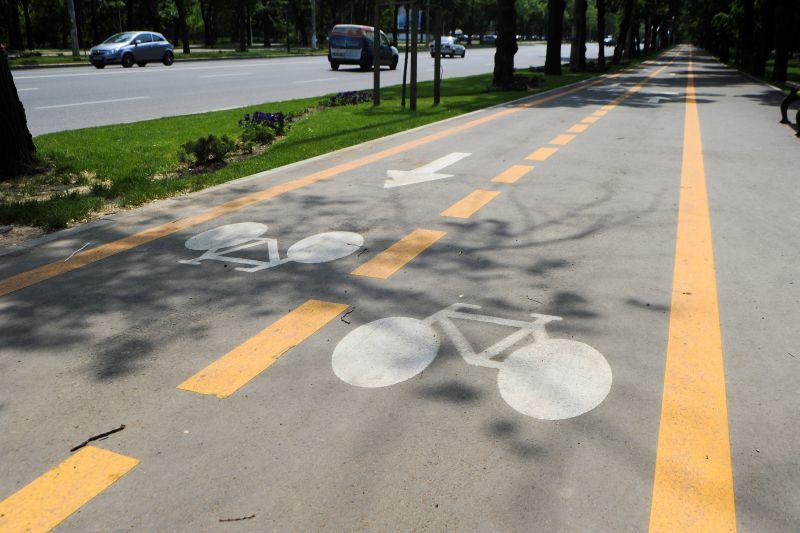 Noile piste de biciclete se vor trasa pe prima bandă a părţii carosabile. Unde în Capitală va fi trasată prima astfel de pistă