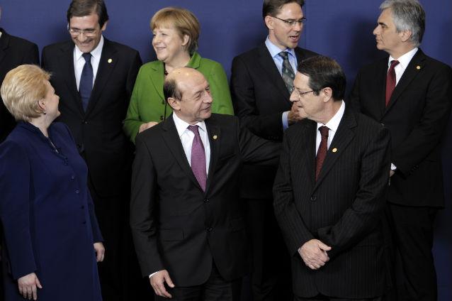Băsescu: Ne propunem un termen rezonabil de intrare în zona Euro, care nu stă să ne aştepte