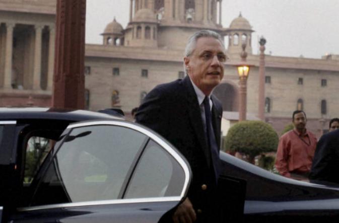 Stare de alertă pe aeroporturile din India: Ambasadorul Italiei, împiedicat să părăsească ţara (VIDEO)
