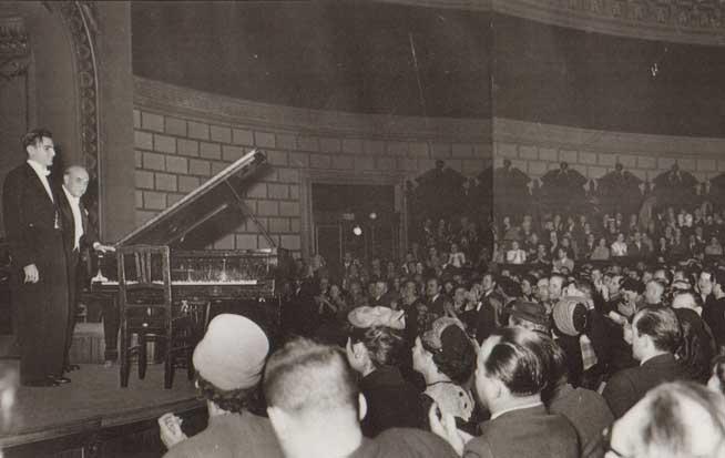 Un mare pianist sărbătorit la Ateneu. Valentin Gheorghiu, la 85 de ani de viaţă şi 70 de ani de la debutul pe scena Filarmonicii