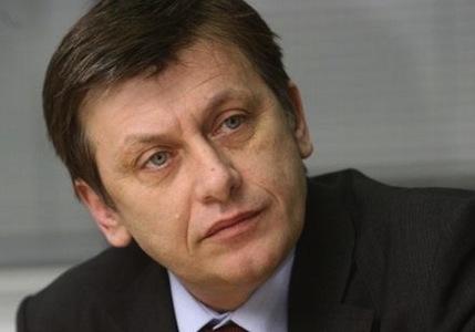 Antonescu: Dacă Băsescu organizează o formaţiune de dreapta este din capul locului condamnată la eşec