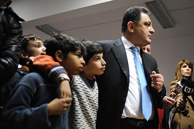 Vanghelie să se ocupe de integrarea romilor, de maghiari ne ocupăm cu alţii, spune Ponta