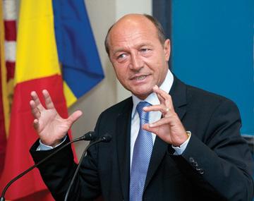 Băsescu: Sunt mulţumit de activitatea SRI, rămâne ancorat în realizarea misiunilor