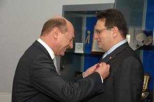 Şeful SRI a fost decorat de preşedintele Traian Băsescu cu Ordinul Naţional &quot;Steaua României&quot; în grad de Comandor