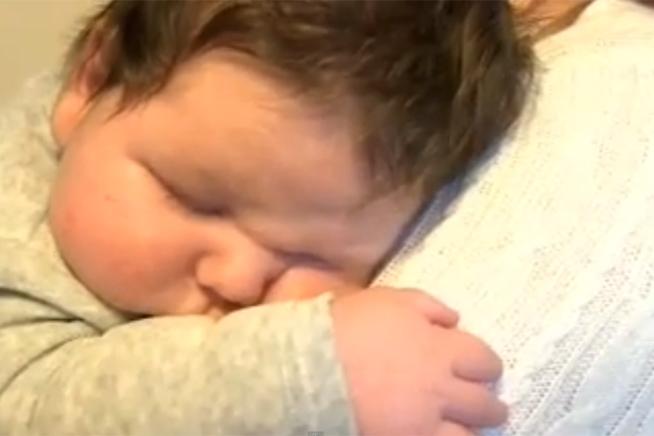 (VIDEO) La o maternitate din Bristol s-a născut un bebeluş uriaş