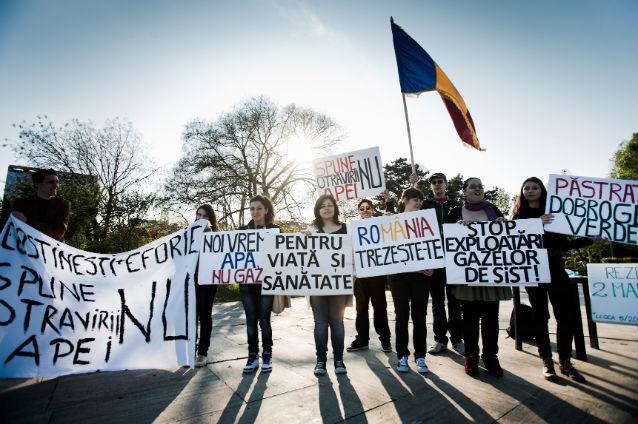România protestează împotriva gazelor de şist. 80 de ONG-uri organizează manifestaţii în peste 20 de oraşe din ţară