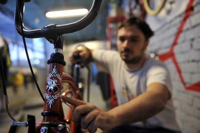 Românii care au reinventat bicicleta Pegas