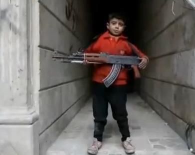 Are opt ani şi a ucis trei oameni. Povestea sfâşietoare a lui Ahmed, micul terorist sirian (VIDEO)