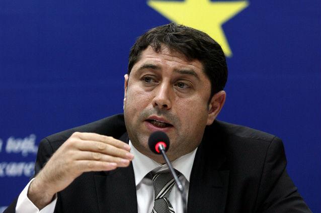 Ministrul Cristian David consideră că autorităţile sârbe şi-au întors faţa spre etnicii români