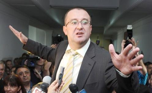 Curtea de Apel Bucureşti i-a ridicat lui Sorin Blejnar interdicţia de a părăsi ţara