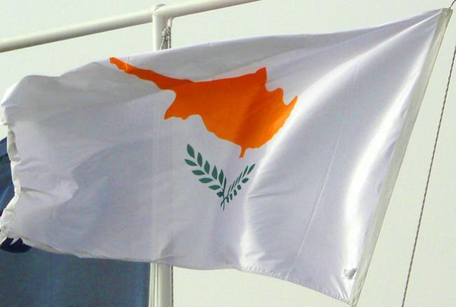  Modelul Cipru s-ar putea extinde în UE. Uniunea Europeană nu mai vrea să bage bani în bănci, ci să fie salvate de acţionari şi clienţi