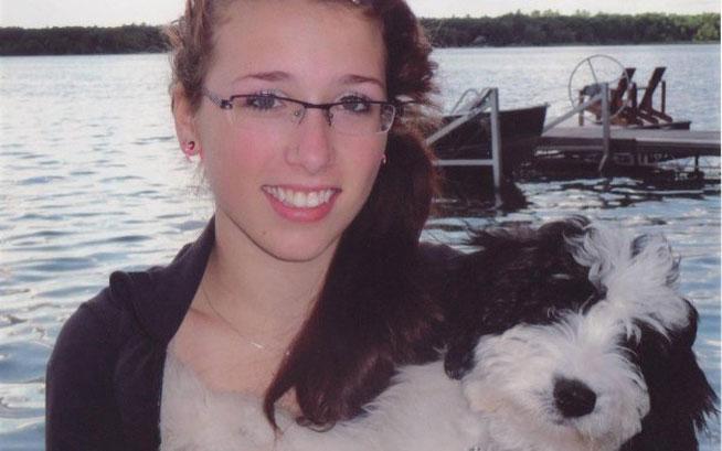 O tânără de 17 ani din Canada s-a sinucis după ce a trăit un calvar. Ce i s-a întâmplat fetei