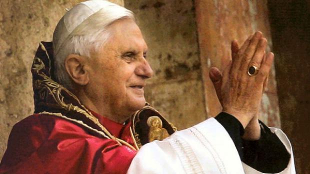 Vaticanul dezminte zvonul că Benedict al XVI-lea suferă de o boală gravă