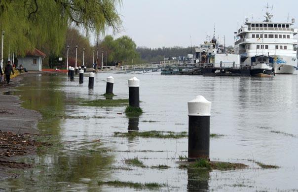 Institutul de Hidrologie menţine CODUL PORTOCALIU de inundaţii pe Dunăre