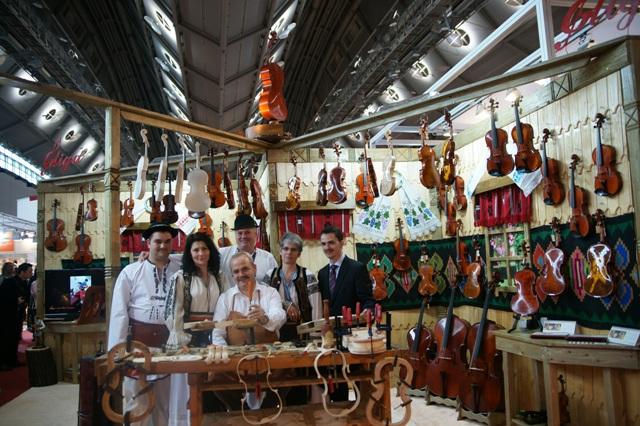 Viorile româneşti, admirate la cea mai mare expoziţie de instrumente muzicale din lume
