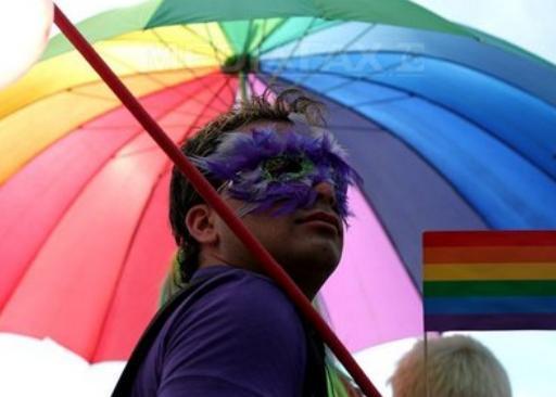 Asociaţia Accept cere CNCD şi PNL sancţionarea declaraţiilor publice homofobe ale lui Puiu Haşotti