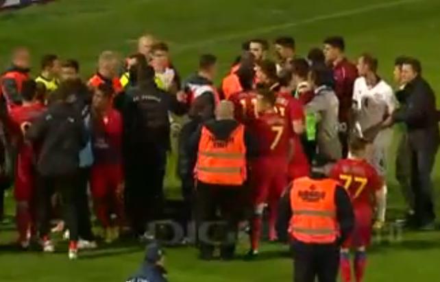 Suporteri reţinuţi după incidentele de la derby-ul Rapid-Steaua. Clubul giuleştean, amendat cu 60.000 de lei (VIDEO)