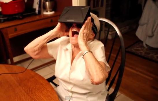 &quot;E magic! Nimeni nu m-ar crede!&quot; Reacţia INCREDIBILĂ a unei bunicuţe de 90 de ani care intră în realitatea virtuală (VIDEO)