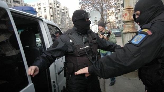 Percheziţii la Brigada Rutieră Bucureşti. Mai mulţi agenţi de poliţie rutieră, suspectaţi de luare de mită 