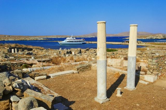 Descopera Delos, insula lui Apollo si a zeitei Artemis! 
