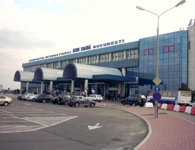 Pasagerii de pe Aeroportul Otopeni îşi vor putea comanda taxiuri prin touch-screen