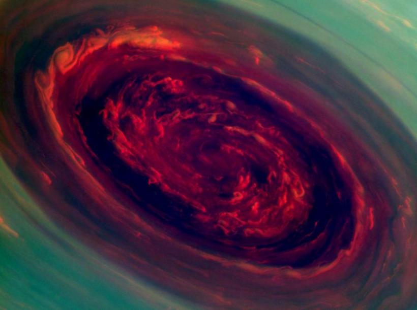Uragan GIGANT pe Saturn. &quot;Diavolul&quot;, blocat la polul nordic al planetei. Imagini SPECTACULOASE surprinse de NASA (VIDEO) 