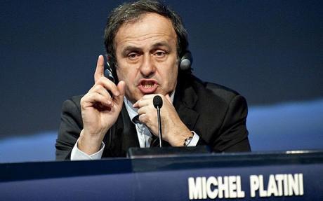Preşedintele FIFA, Michel Platini, vrea ca discuţiile dintre arbitri să fie înregistrate