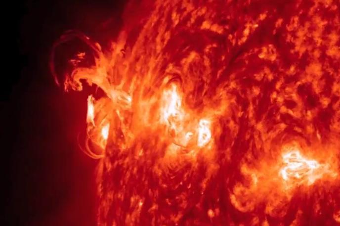 NASA: EXPLOZII SOLARE masive în ultimele 24 de ore. Cum ne vor afecta (VIDEO) 