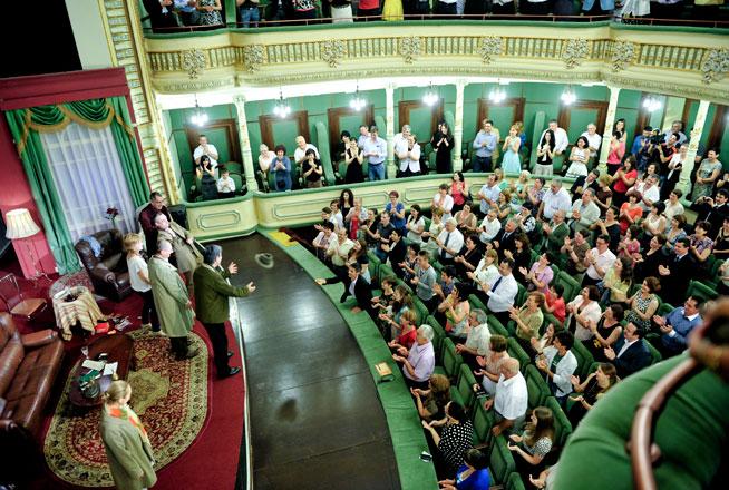 Festivalul de Teatru de la Caracal: un tur de forţă. Cultura e colac de salvare, când ţara e în criză